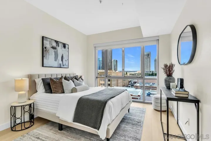 445 Island 714, San Diego, California 92101