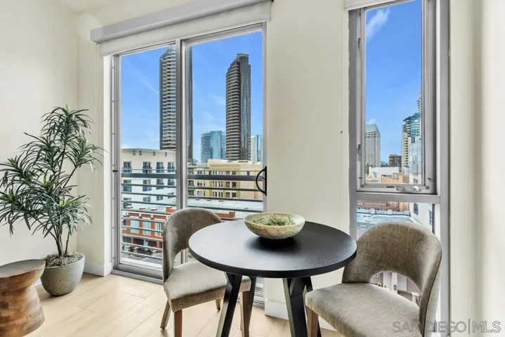 445 Island 714, San Diego, California 92101