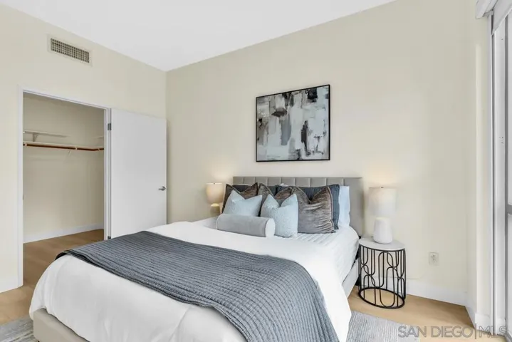 445 Island 714, San Diego, California 92101