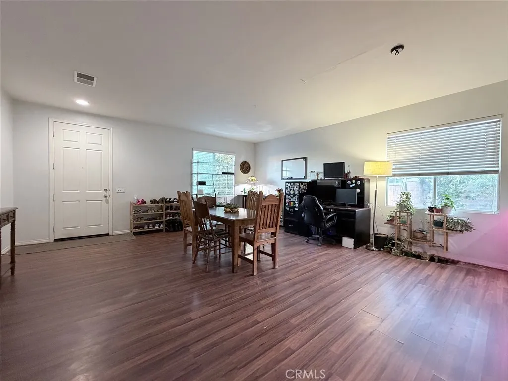 33173 Aquamarine Circle, Menifee, California 92584 home-pic-6