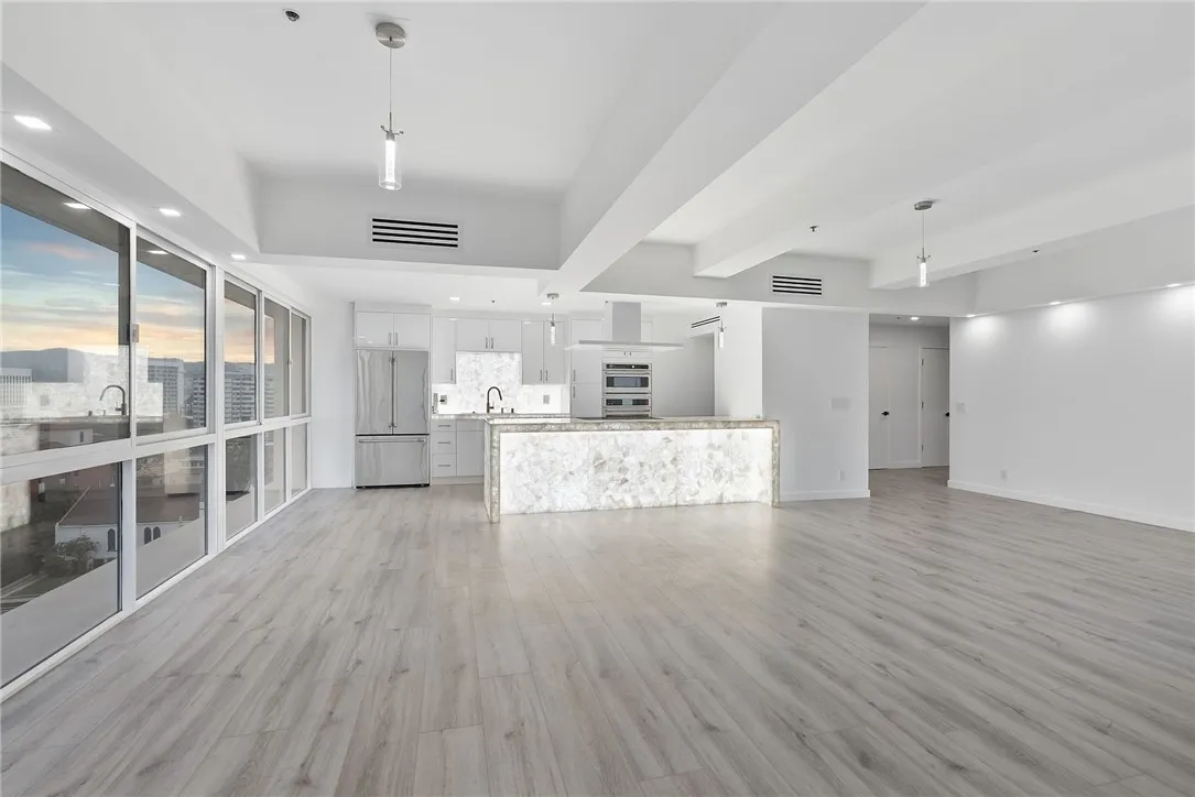 10790 Wilshire Boulevard 806, Los Angeles, California 90024 home-pic-15