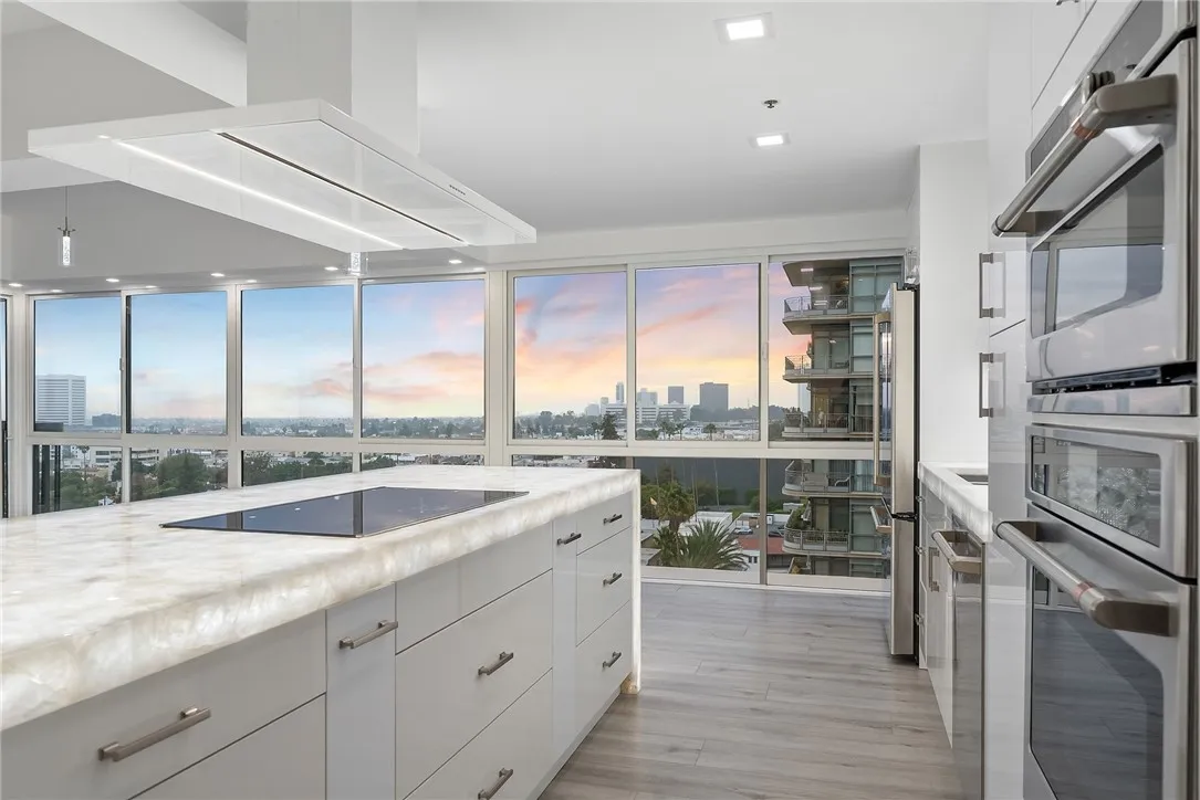 10790 Wilshire Boulevard 806, Los Angeles, California 90024 home-pic-0