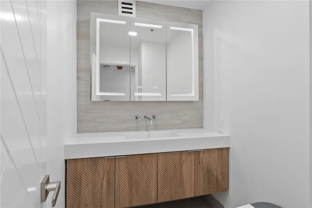 10790 Wilshire Boulevard 806, Los Angeles, California 90024 home-pic-32