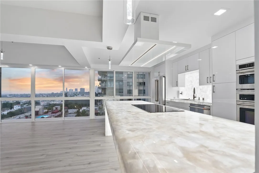 10790 Wilshire Boulevard 806, Los Angeles, California 90024 home-pic-14