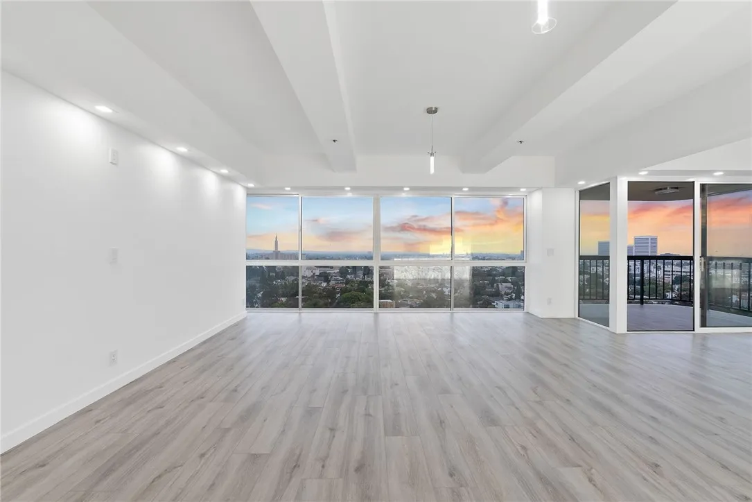 10790 Wilshire Boulevard 806, Los Angeles, California 90024 home-pic-18
