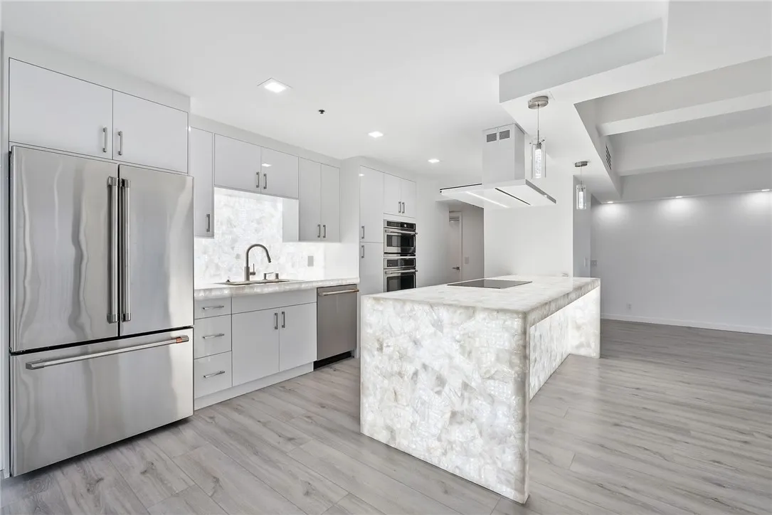 10790 Wilshire Boulevard 806, Los Angeles, California 90024 home-pic-4