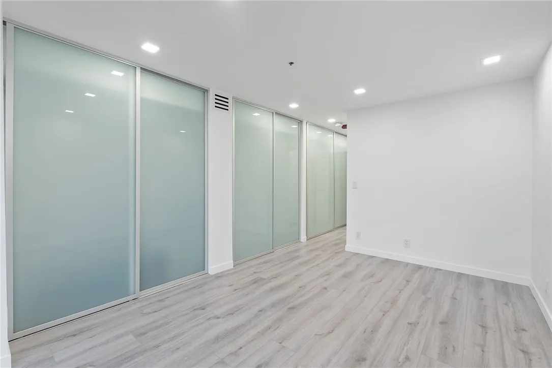 10790 Wilshire Boulevard 806, Los Angeles, California 90024 home-pic-24