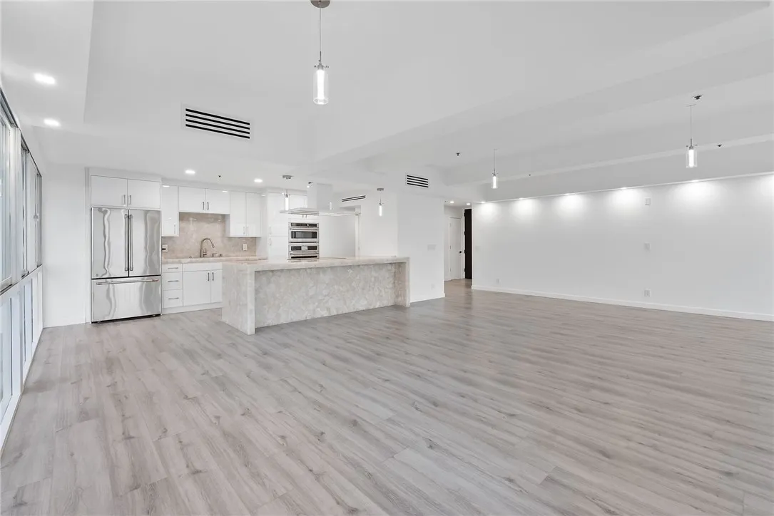 10790 Wilshire Boulevard 806, Los Angeles, California 90024 home-pic-17