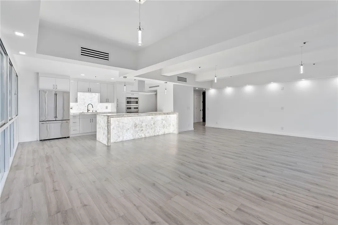 10790 Wilshire Boulevard 806, Los Angeles, California 90024 home-pic-16