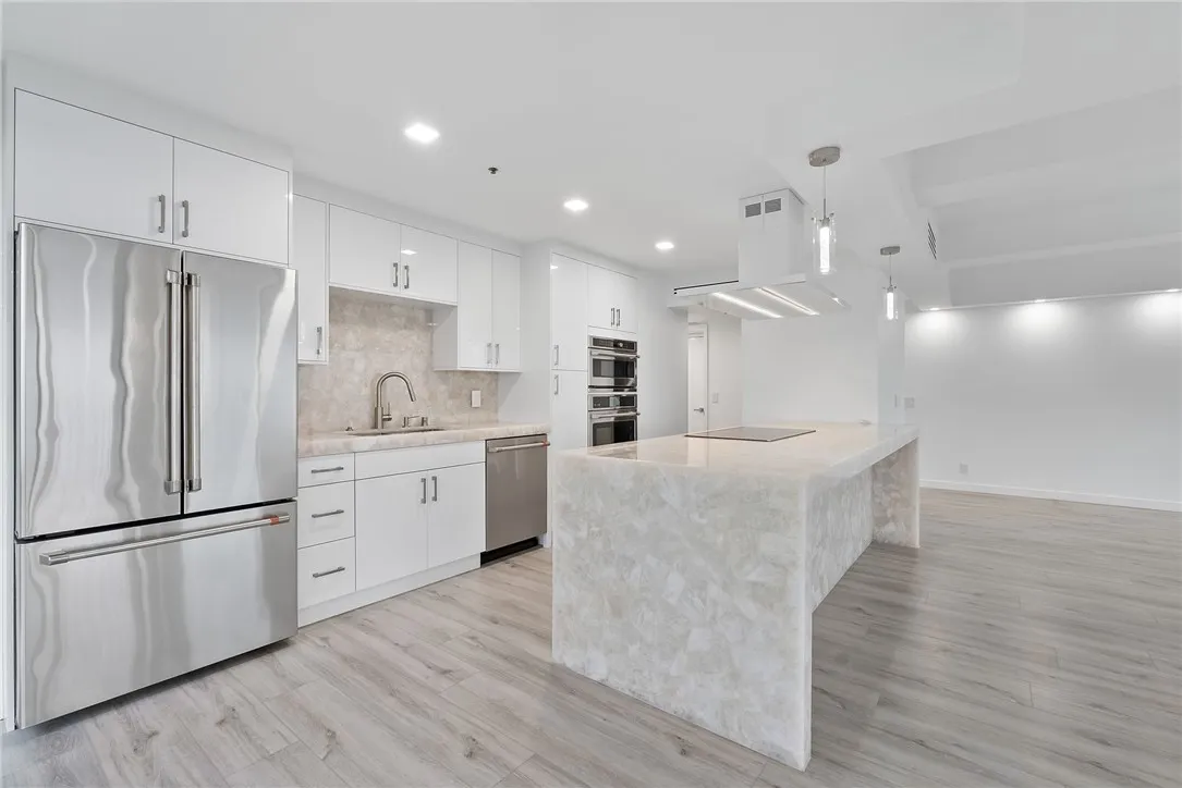 10790 Wilshire Boulevard 806, Los Angeles, California 90024 home-pic-3
