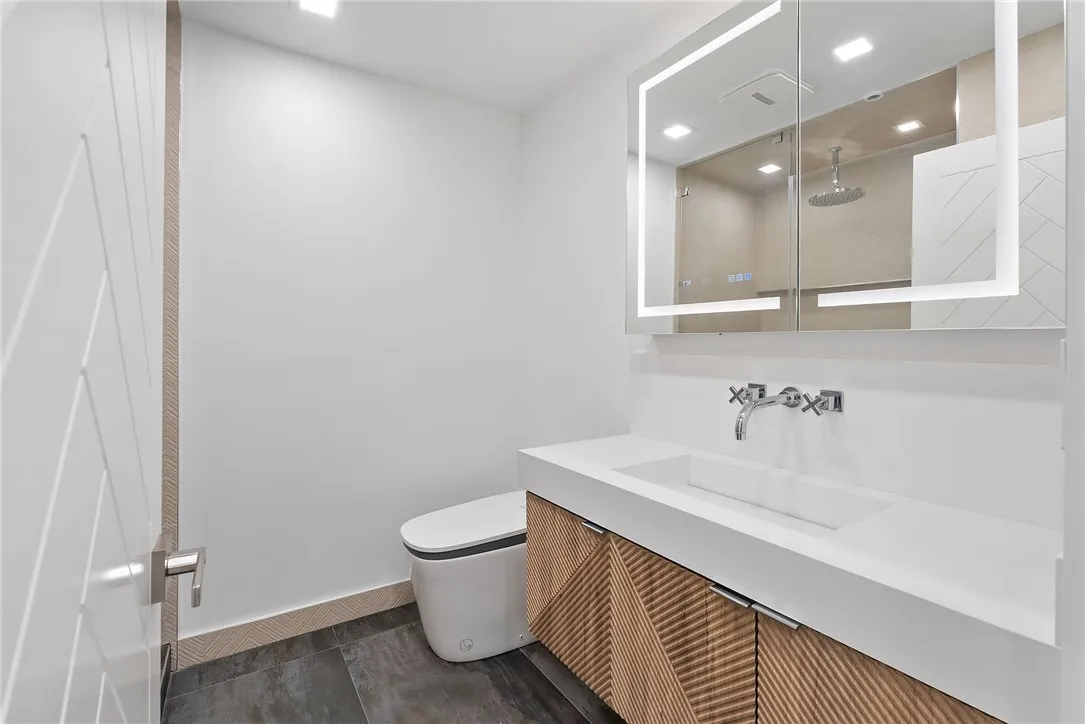 10790 Wilshire Boulevard 806, Los Angeles, California 90024 home-pic-23