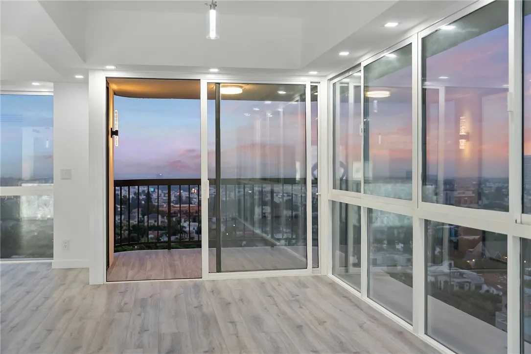 10790 Wilshire Boulevard 806, Los Angeles, California 90024 home-pic-60