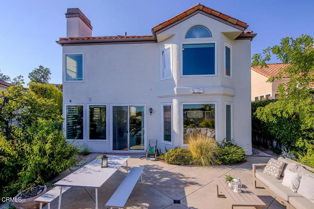 925 Calle Del Pacifico, Glendale, California 91208 home-pic-43
