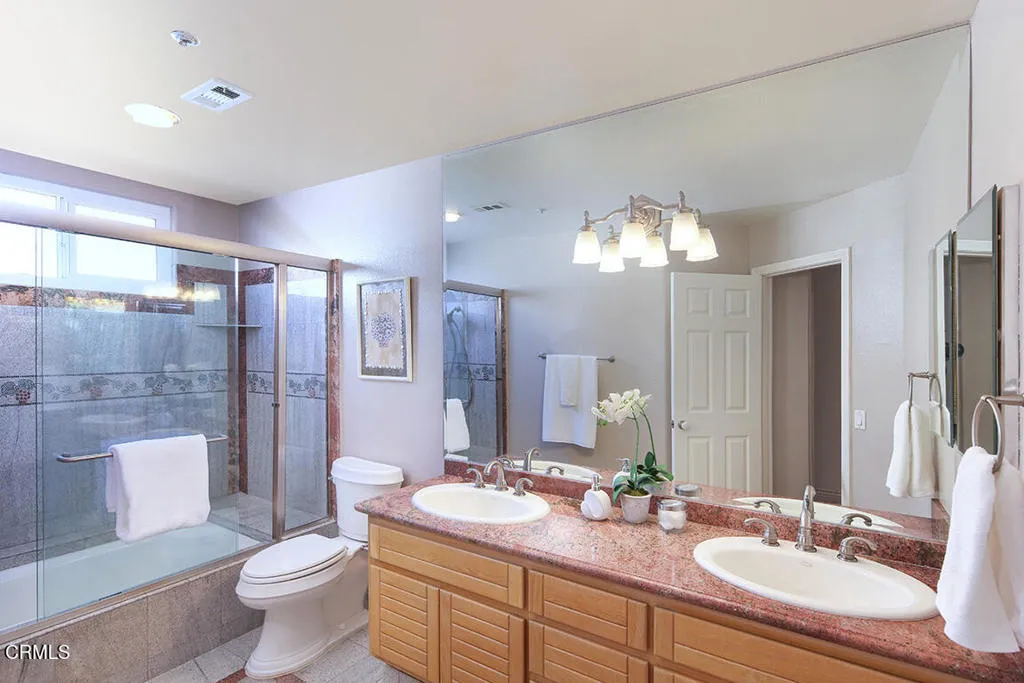 925 Calle Del Pacifico, Glendale, California 91208 home-pic-27