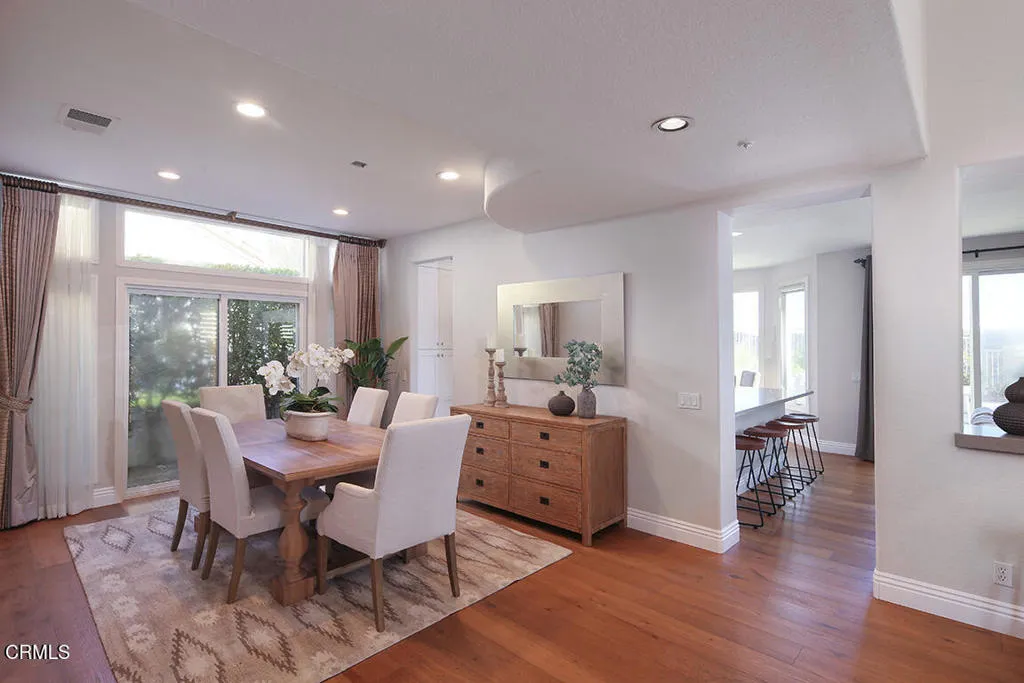 925 Calle Del Pacifico, Glendale, California 91208 home-pic-9