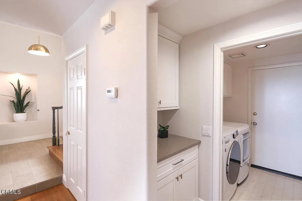 925 Calle Del Pacifico, Glendale, California 91208 home-pic-18