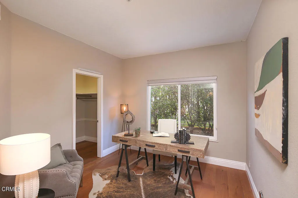 925 Calle Del Pacifico, Glendale, California 91208 home-pic-17