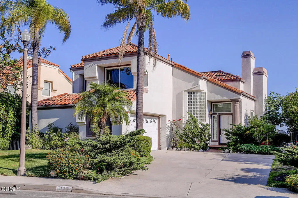 925 Calle Del Pacifico, Glendale, California 91208 home-pic-2