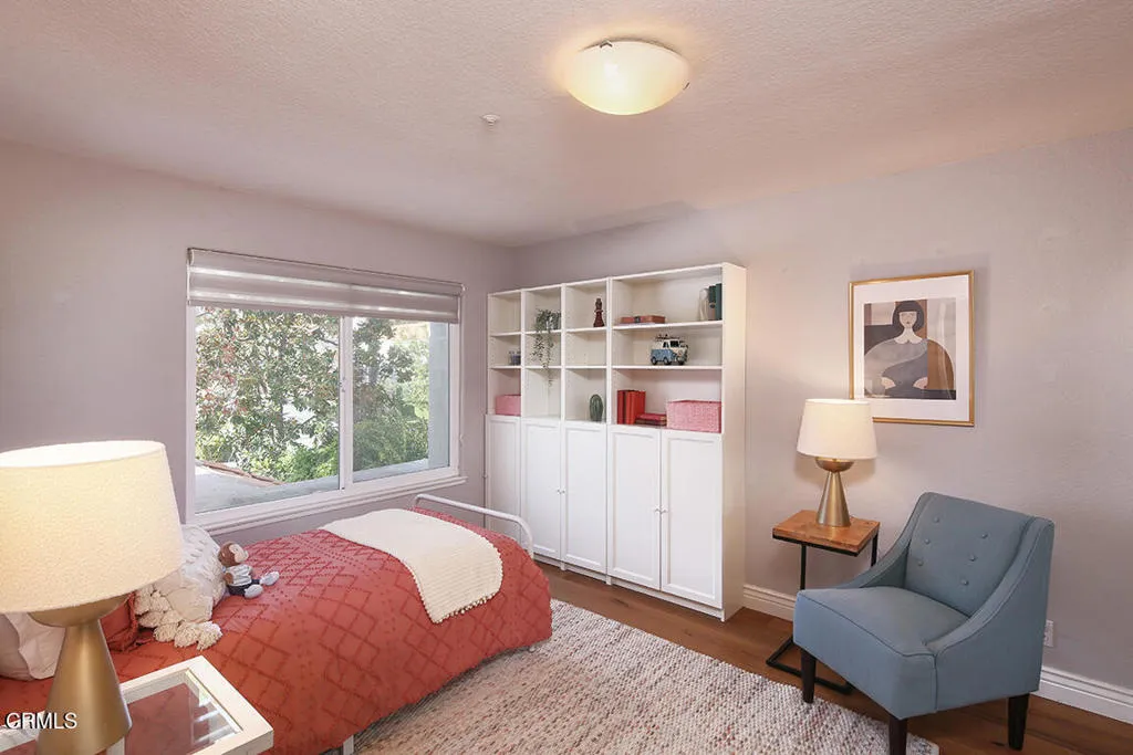 925 Calle Del Pacifico, Glendale, California 91208 home-pic-26