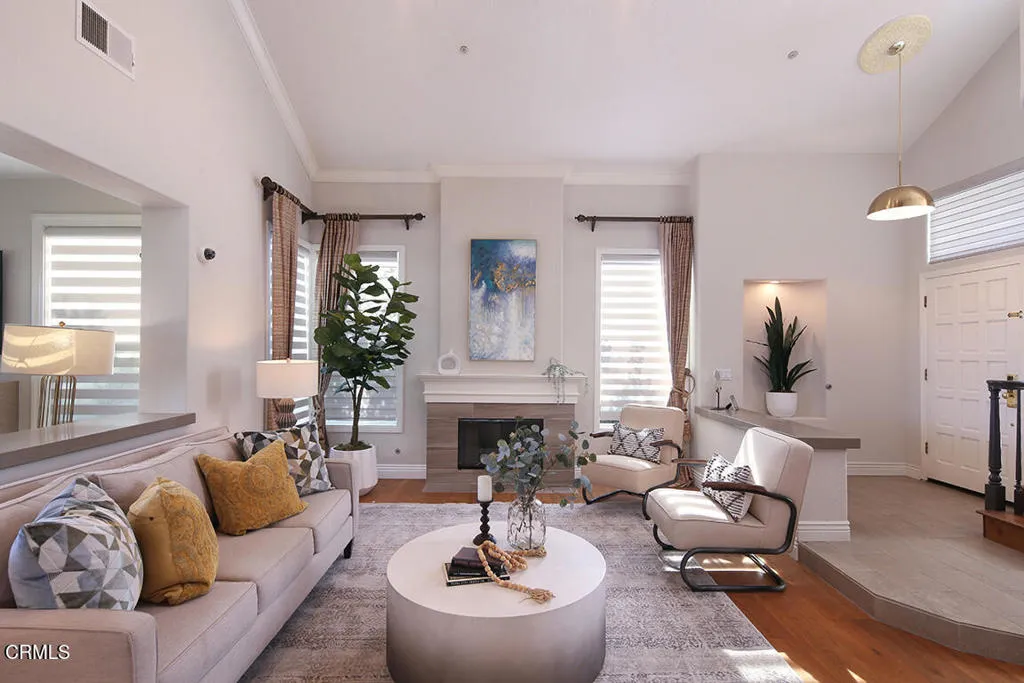 925 Calle Del Pacifico, Glendale, California 91208 home-pic-6