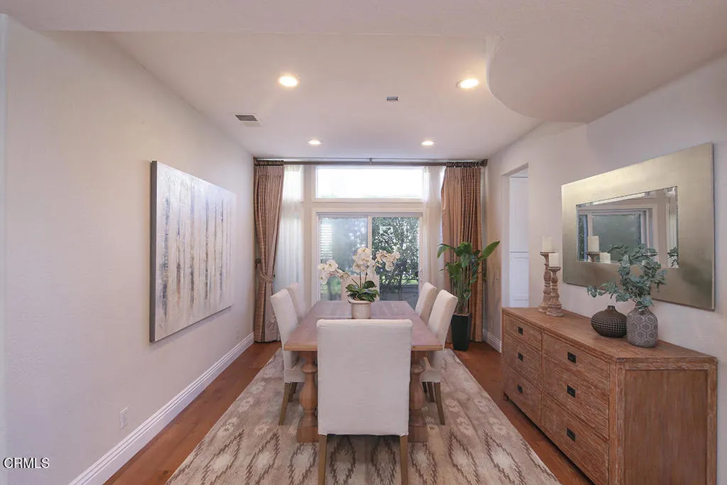 925 Calle Del Pacifico, Glendale, California 91208 home-pic-16