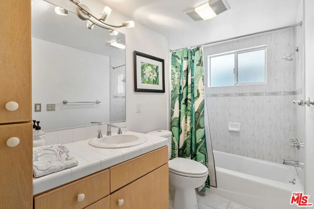 12004 Briarvale Lane, Studio City, California 91604 home-pic-21