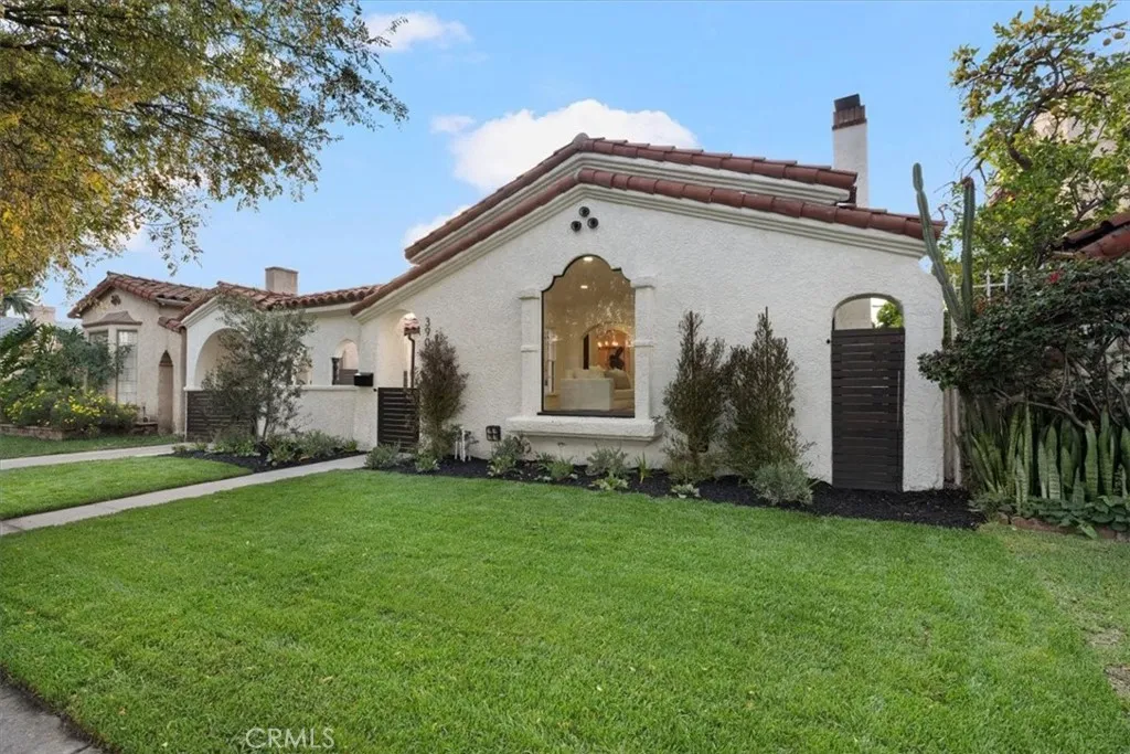 3905 Roxton Avenue, Los Angeles, California 90008 home-pic-2