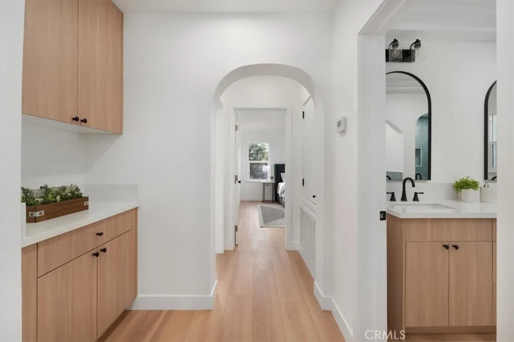 3905 Roxton Avenue, Los Angeles, California 90008 home-pic-18