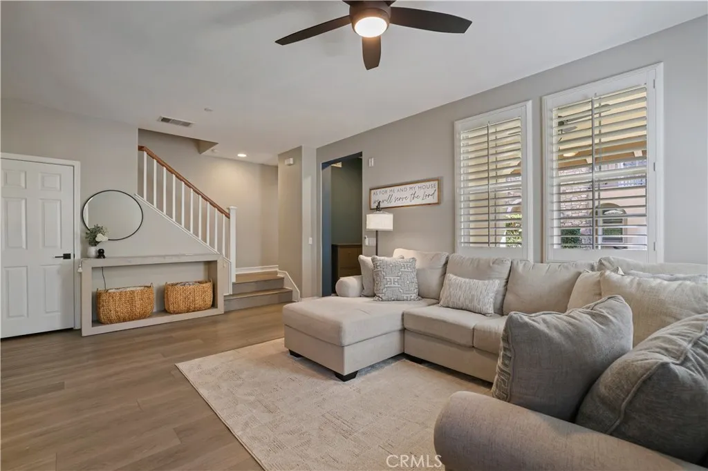 28555 Herrera, Valencia, California 91354 home-pic-4