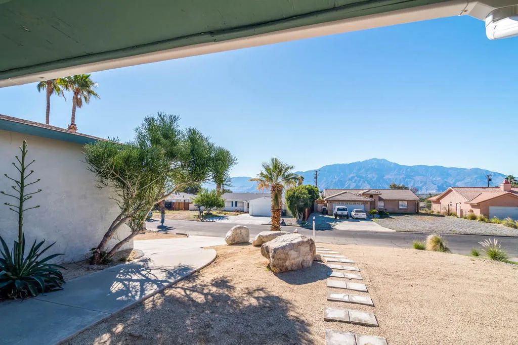 66590 Yucca Drive, Desert Hot Springs, California 92240 home-pic-9