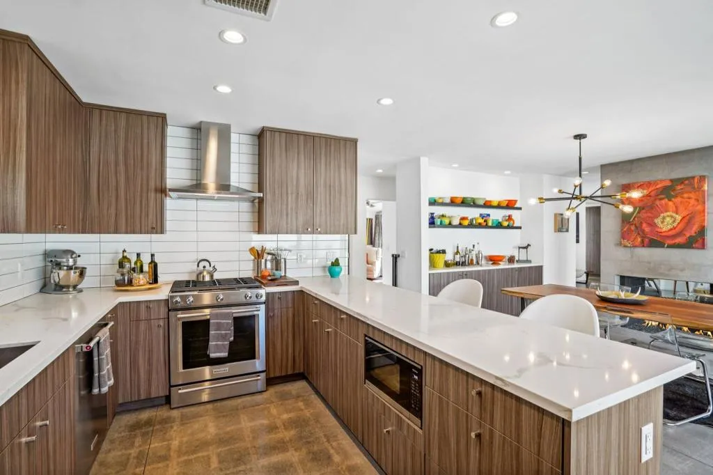 2463 S Broadmoor Drive, Palm Springs, California 92264 home-pic-18