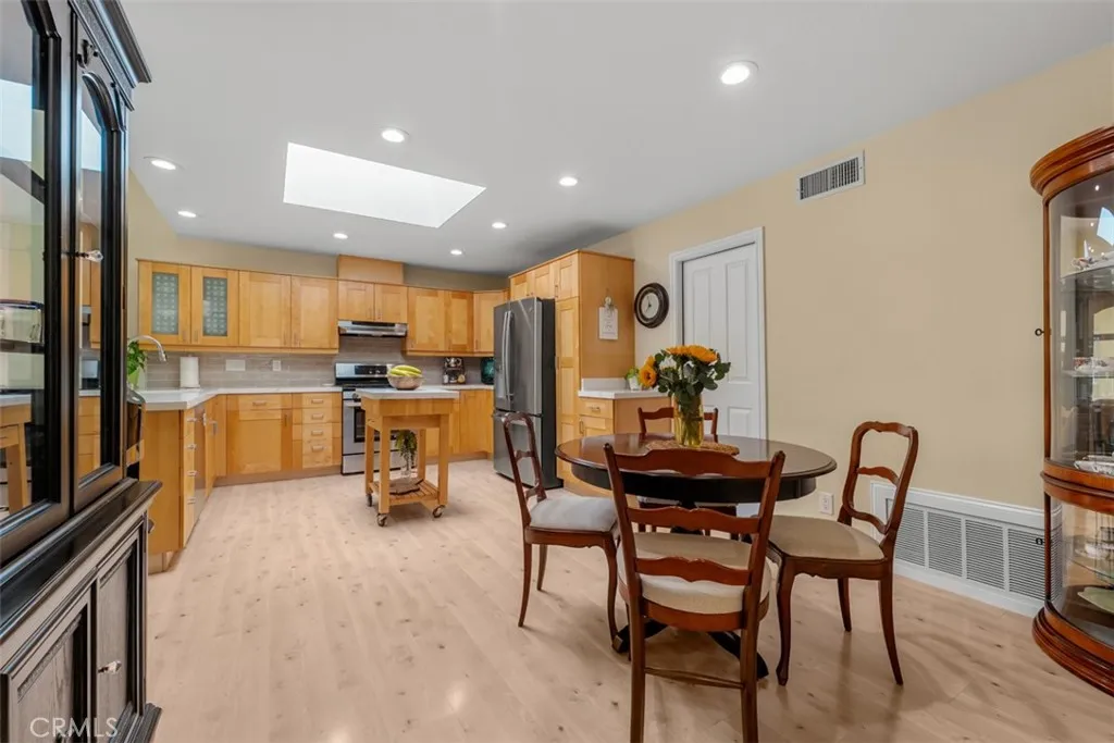 23691 Via El Rocio, Mission Viejo, California 92691 home-pic-5