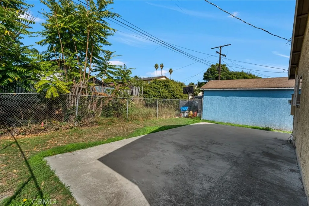 323 E 102nd St., Los Angeles, California 90003 home-pic-34