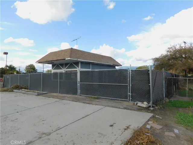 1640 E 3rd Street, Highland, California 92410