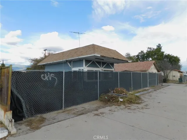 1640 E 3rd Street, Highland, California 92410
