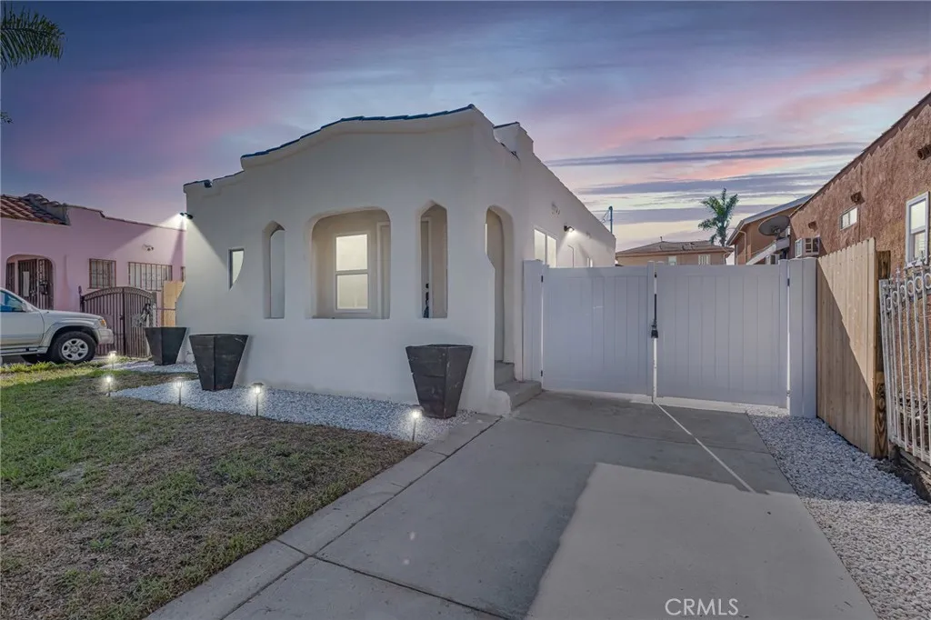 622 W 99th, Los Angeles, California 90044 home-pic-2