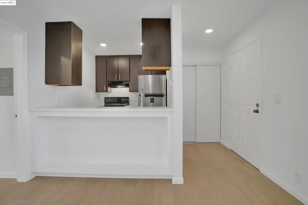 29621 Red Oak Ct 6, Hayward, California 94544 home-pic-14