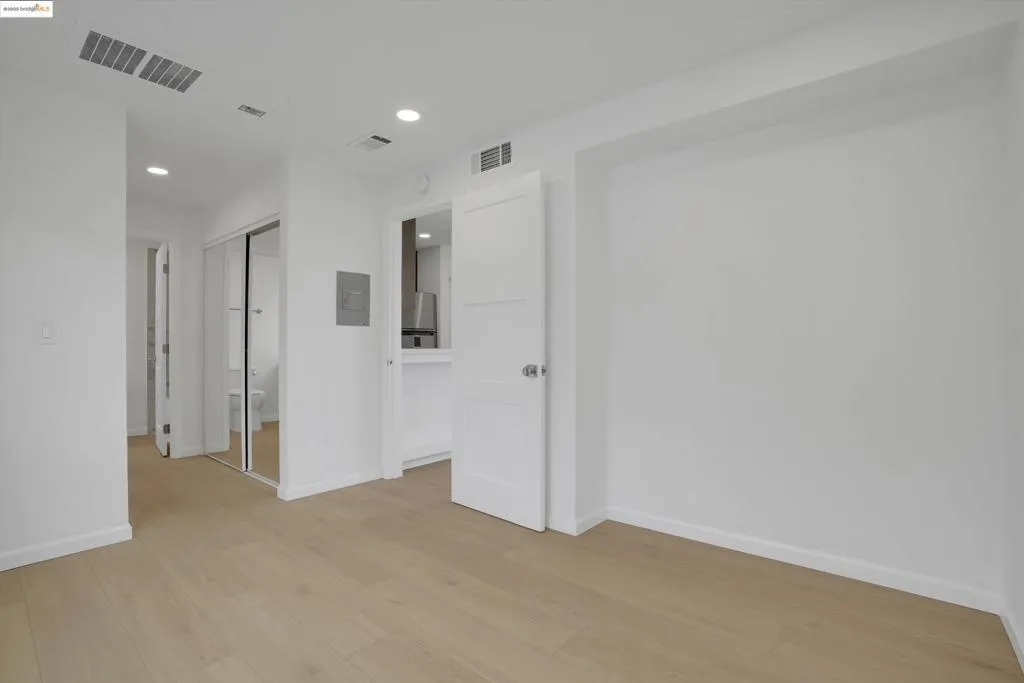 29621 Red Oak Ct 6, Hayward, California 94544 home-pic-28