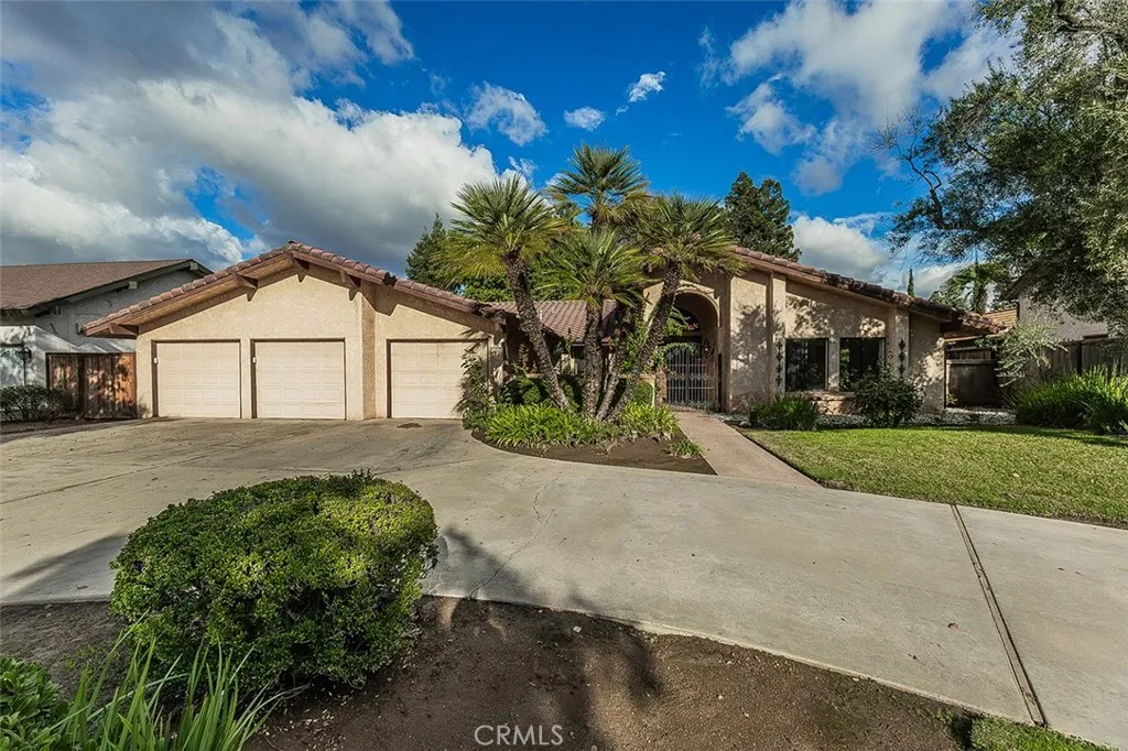 406 E Audubon Drive, Fresno, California 93720 home-pic-1