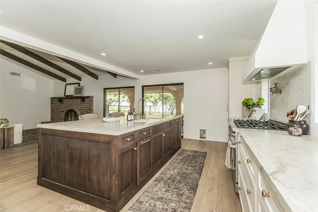 406 E Audubon Drive, Fresno, California 93720 home-pic-21