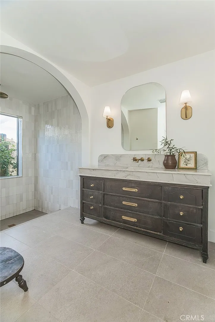 406 E Audubon Drive, Fresno, California 93720 home-pic-27