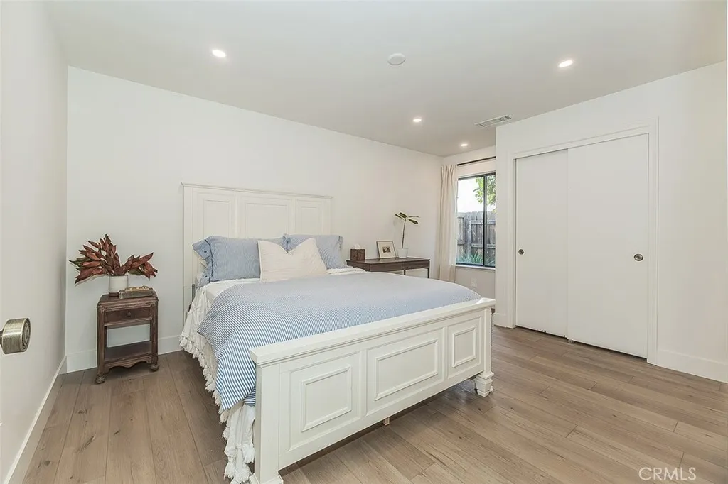 406 E Audubon Drive, Fresno, California 93720 home-pic-34