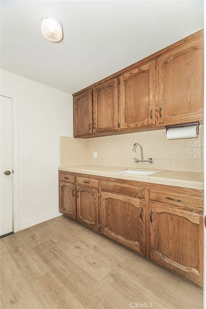 406 E Audubon Drive, Fresno, California 93720 home-pic-43