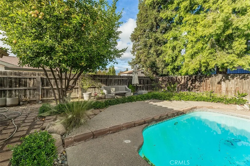 406 E Audubon Drive, Fresno, California 93720 home-pic-55