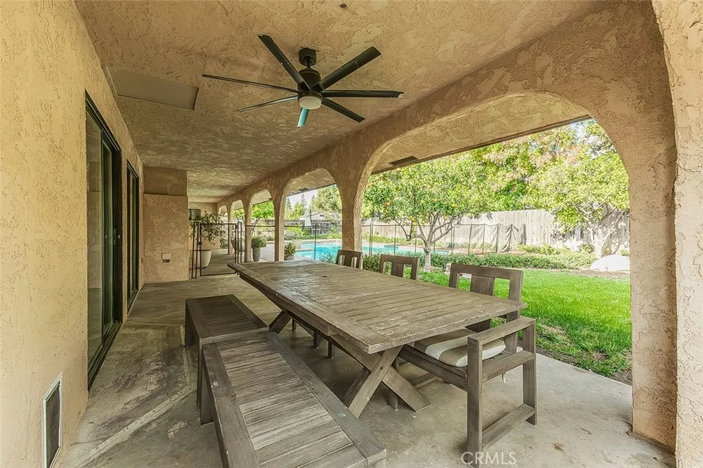 406 E Audubon Drive, Fresno, California 93720 home-pic-48