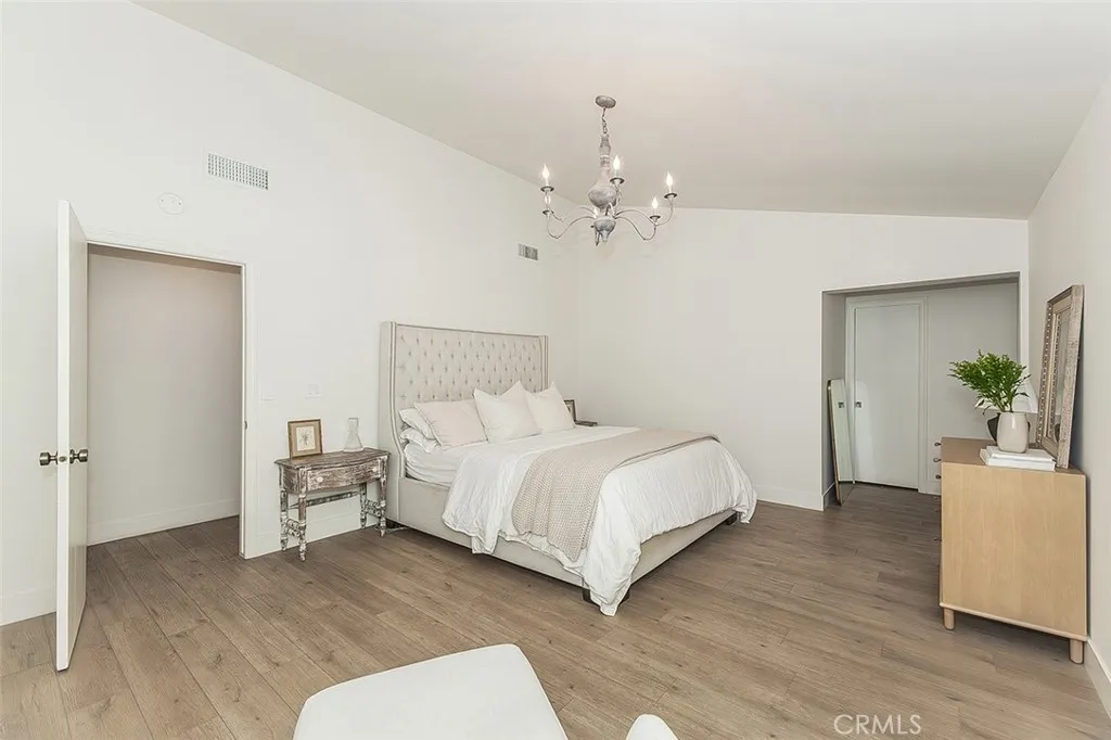 406 E Audubon Drive, Fresno, California 93720 home-pic-23