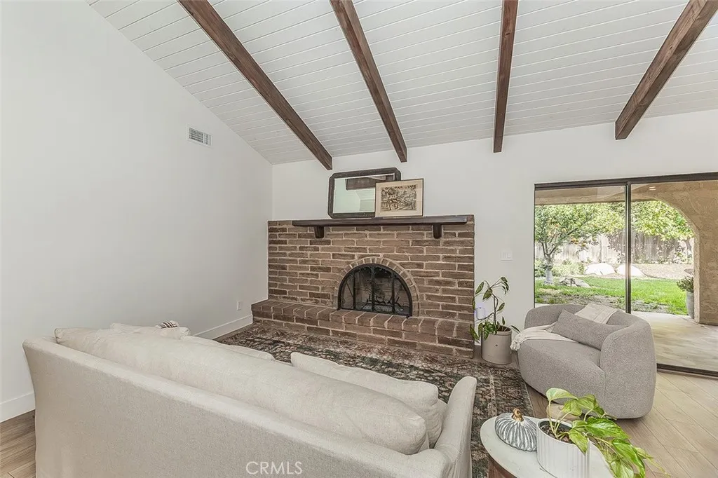 406 E Audubon Drive, Fresno, California 93720 home-pic-13