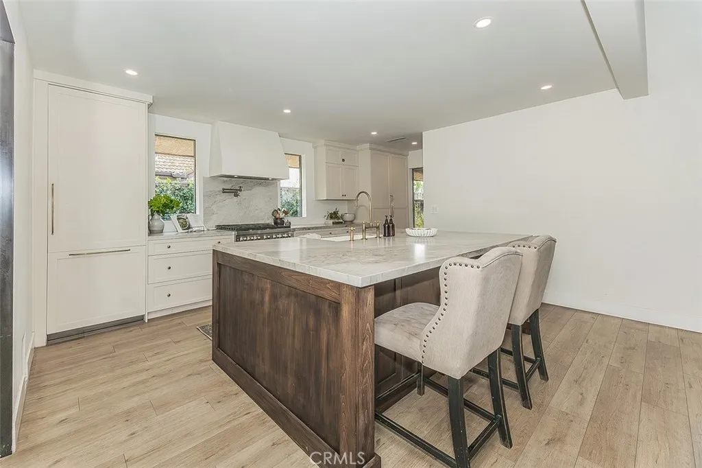 406 E Audubon Drive, Fresno, California 93720 home-pic-17