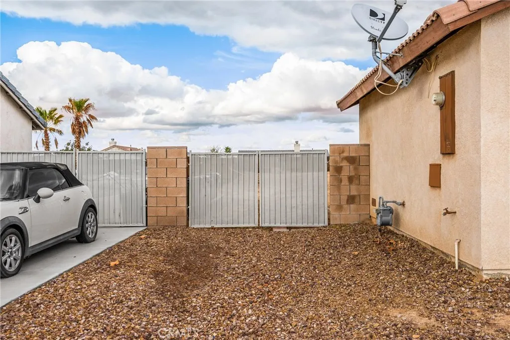 21266 Colombard, Apple Valley, California 92308 home-pic-5