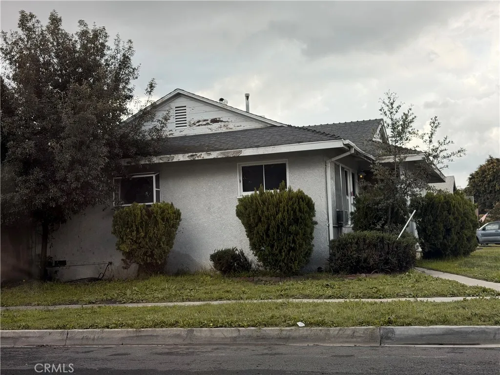 140 W Bort, Long Beach, California 90805 home-pic-1